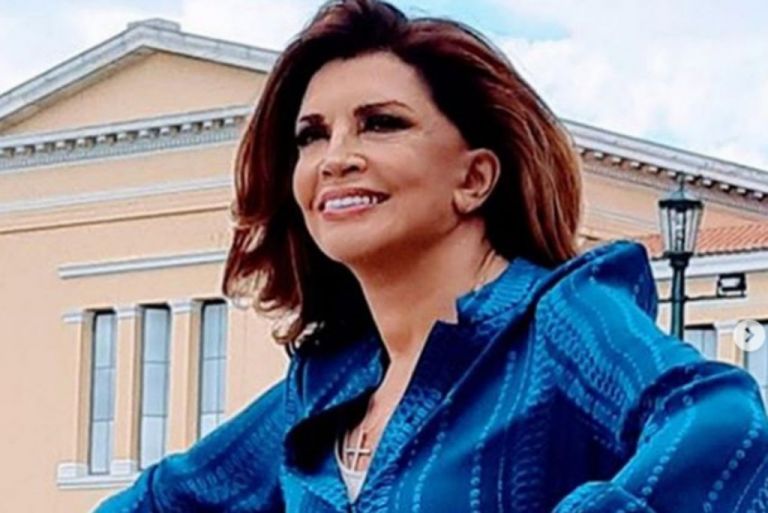 Μιμή Ντενίση : «Δε φαντάστηκε κανείς ότι η μητέρα μου θα φύγει»