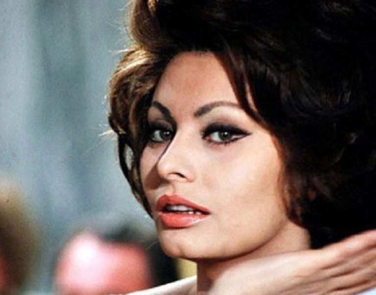 Σοφία Λόρεν : Σπάνιο «κλικ» της ιταλίδας ντίβας στην Ύδρα του 1956