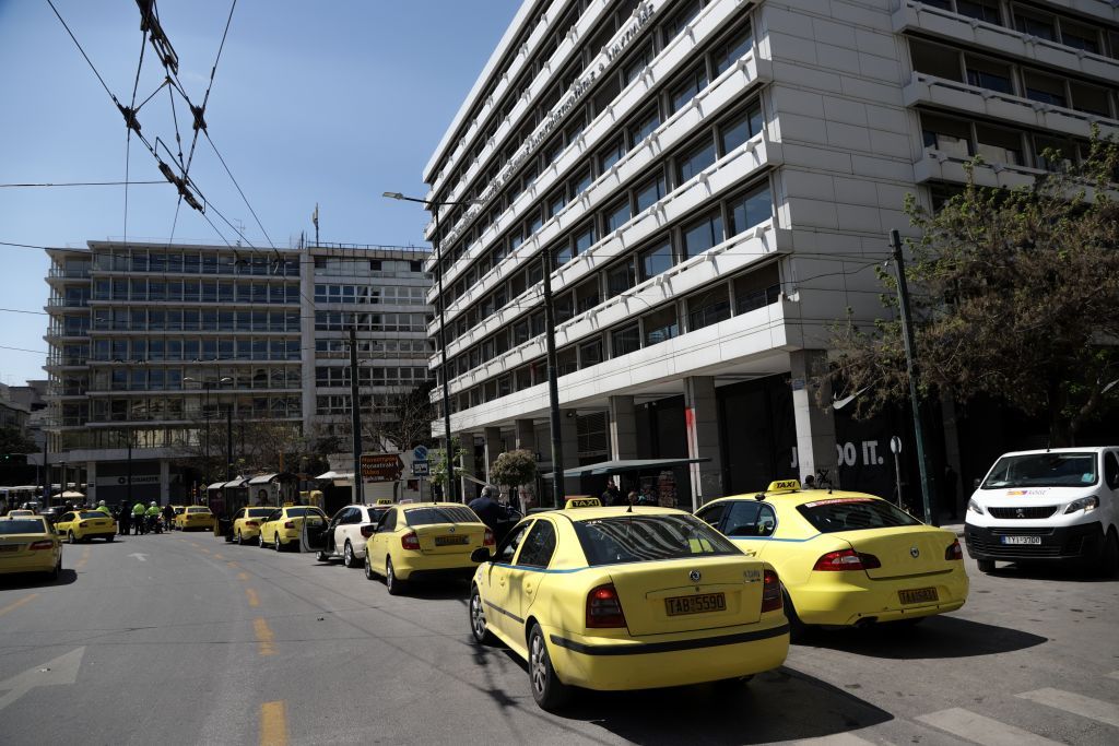 Ταξί : Οκτώ νέες πιάτσες στο κέντρο της Αθήνας