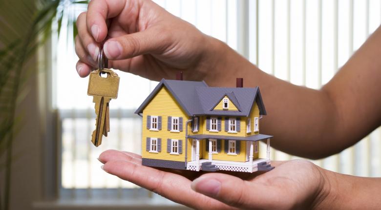 Γονική παροχή : Πώς μηδενίζουν οι επιβαρύνσεις για ποσά έως 150.000 ευρώ