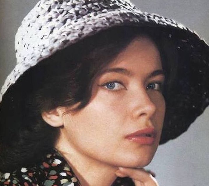 Τζένη Καρέζη : Η vintage φωτογραφία της με μαγιό τη δεκαετία του ’50