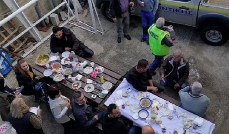 Κοροναϊός : Γλέντι σε δημαρχείο του νομού Σερρών, παραμονές του lockdown