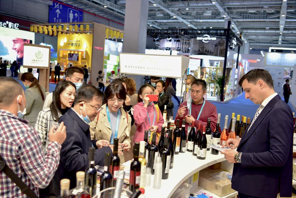 Πάνω από 100 προϊόντα Ελλήνων παραγωγών «συστήθηκαν» στην αγορά της Κίνας