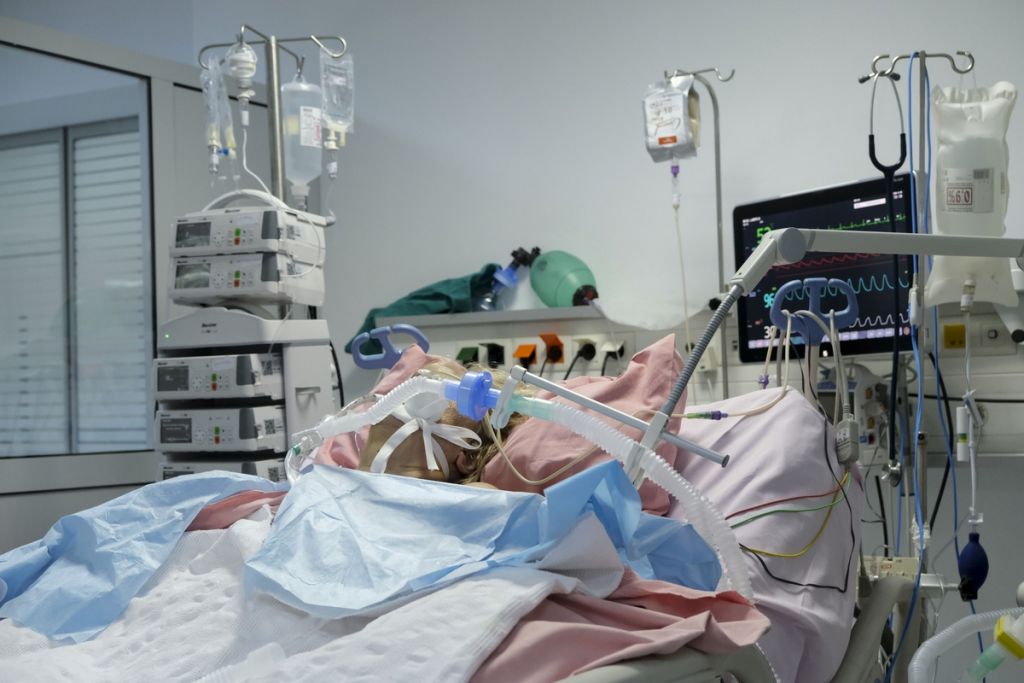 06-11-2020_icu_sotiria_athens_covid-1900