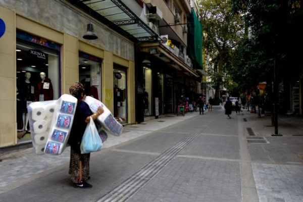 Κοροναϊός : Πώς φτάσαμε στο καθολικό lockdown – Πότε θα δούμε αν αποδίδουν τα μέτρα