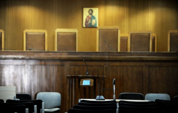 Κοροναϊός : Τον περιορισμό λειτουργίας των ποινικών δικαστηρίων ζητά η Ένωση Εισαγγελέων