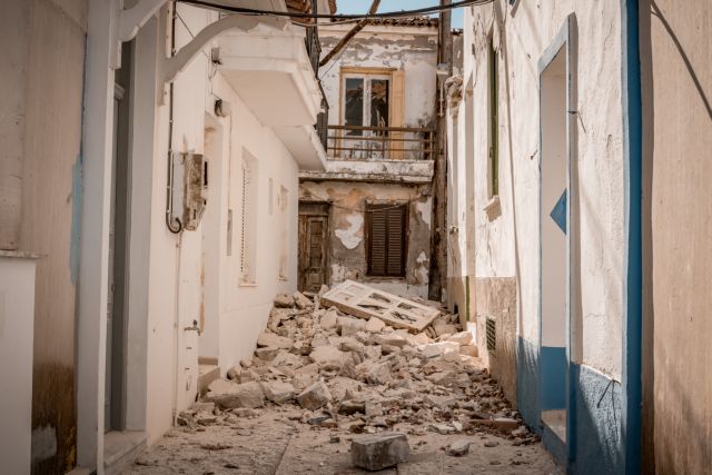 Σεισμός : «Η Σάμος θα ξαναγεννηθεί» το μήνυμα Χαρδαλιά