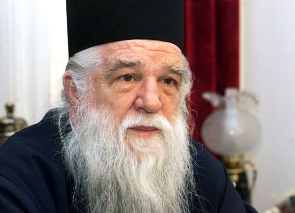Κοροναϊός : Ο πρώην μητροπολίτης Αμβρόσιος αφόρισε τους πάντες εκτός από τον ιό