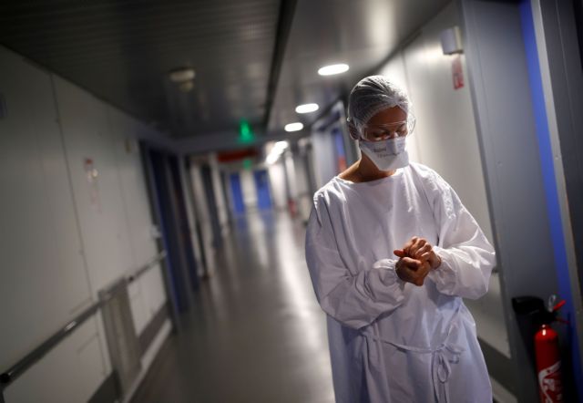 Κοροναϊός : Δραματική έκκληση γιατρού σε συναδέλφους του - «Χρειαζόμαστε στρατιώτες»