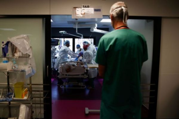 Κοροναϊός : «Η μάχη των μαχών» στις ΜΕΘ των νοσοκομείων Θεσσαλονίκης