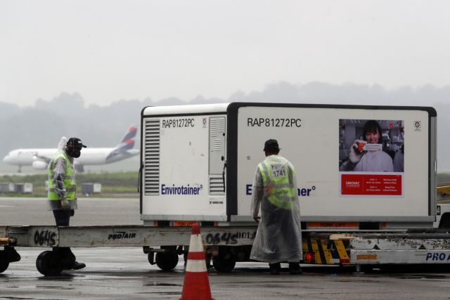 Κοροναϊός : Οι πρώτες δόσεις κινεζικού εμβολίου έφθασαν στη Βραζιλία
