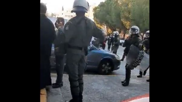 Γαλάτσι : Ποινική δίωξη για οκτώ πλημμελήματα στους συλληφθέντες