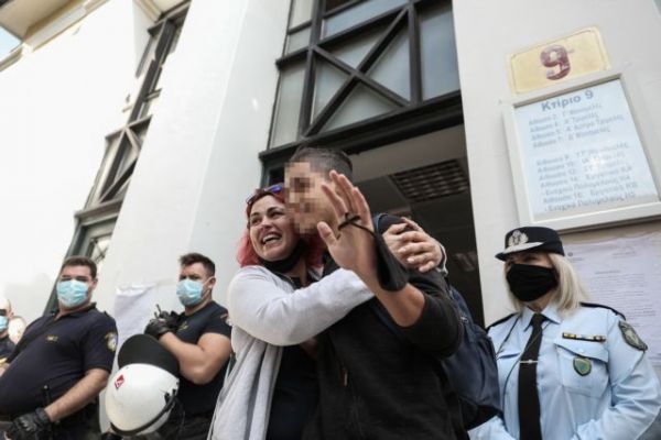 Δικηγορικός Σύλλογος Πειραιά για σύλληψη 14χρονου: Προκαλεί το κοινό αίσθημα