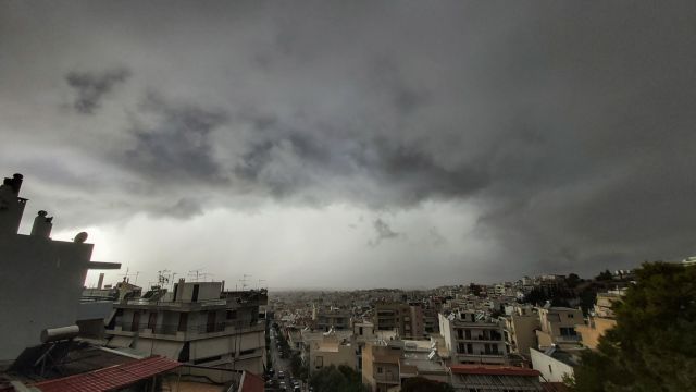 Καιρός – Πέμπτη : Χειμωνιάτικο σκηνικό με βροχές και δυνατούς ανέμους