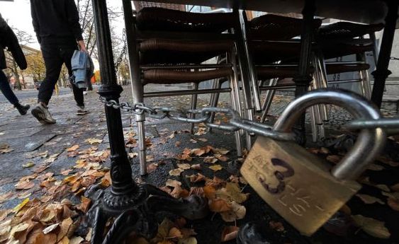 Κοροναϊός : Διαδοχικά lockdown στην Ευρώπη μετά την έκρηξη της πανδημίας