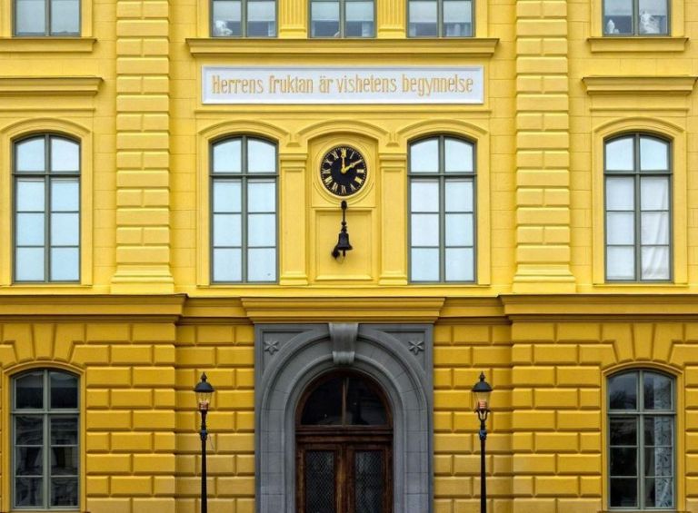 To «Accidentally Wes Anderson» αποκτά το δικό του λεύκωμα