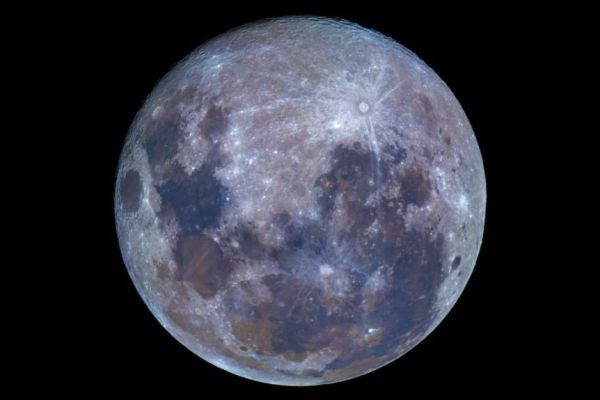 Η Κίνα φιλοδοξεί να φέρει τα πρώτα δείγματα από τη Σελήνη εδώ και 40 χρόνια