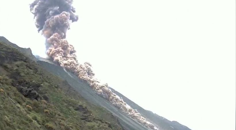 Ιταλία : Η στιγμή της έκρηξης στο ηφαίστειο Στρόμπολι
