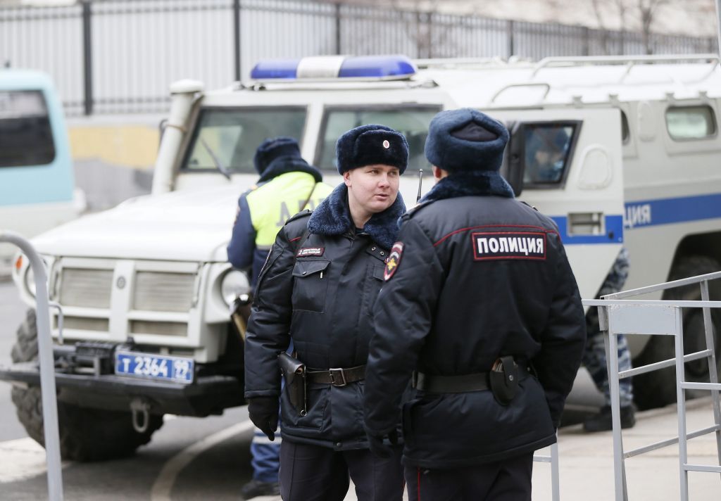 Αγία Πετρούπολη : Παραδόθηκε ο πατέρας που κρατούσε ομήρους τα παιδιά του