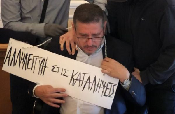 Επίθεση ΟΠΑ : Πώς δικαιολογούν οι αντιεξουσιαστές τη διαπόμπευση του πρύτανη