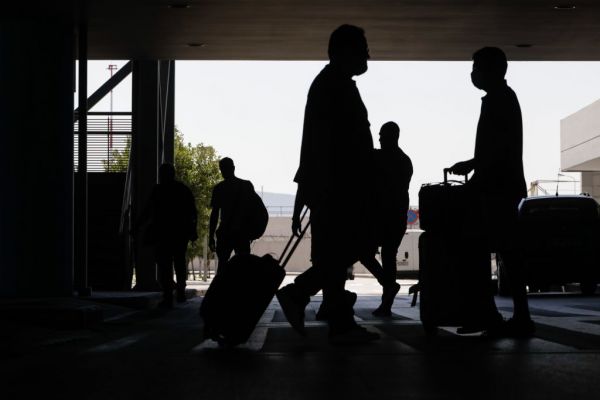 Κοροναϊός : Η προοπτική του εμβολίου για τον κοροναϊό προκαλεί διάθεση για ταξίδια