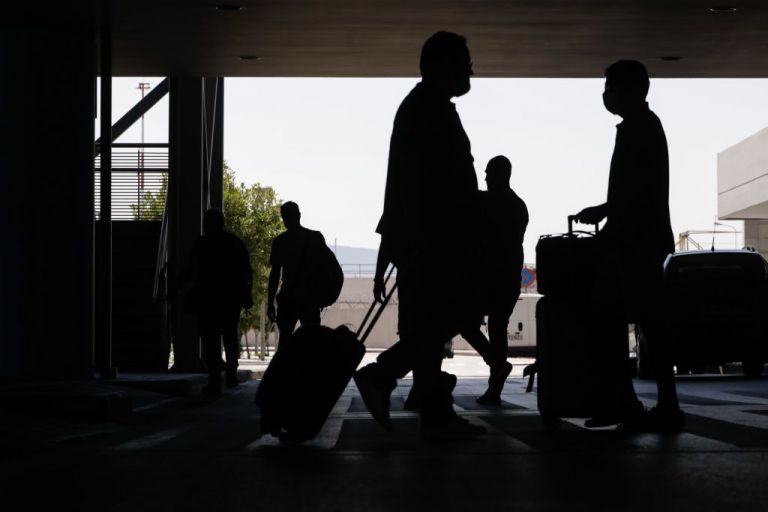 Κοροναϊός : Η προοπτική του εμβολίου για τον κοροναϊό προκαλεί διάθεση για ταξίδια