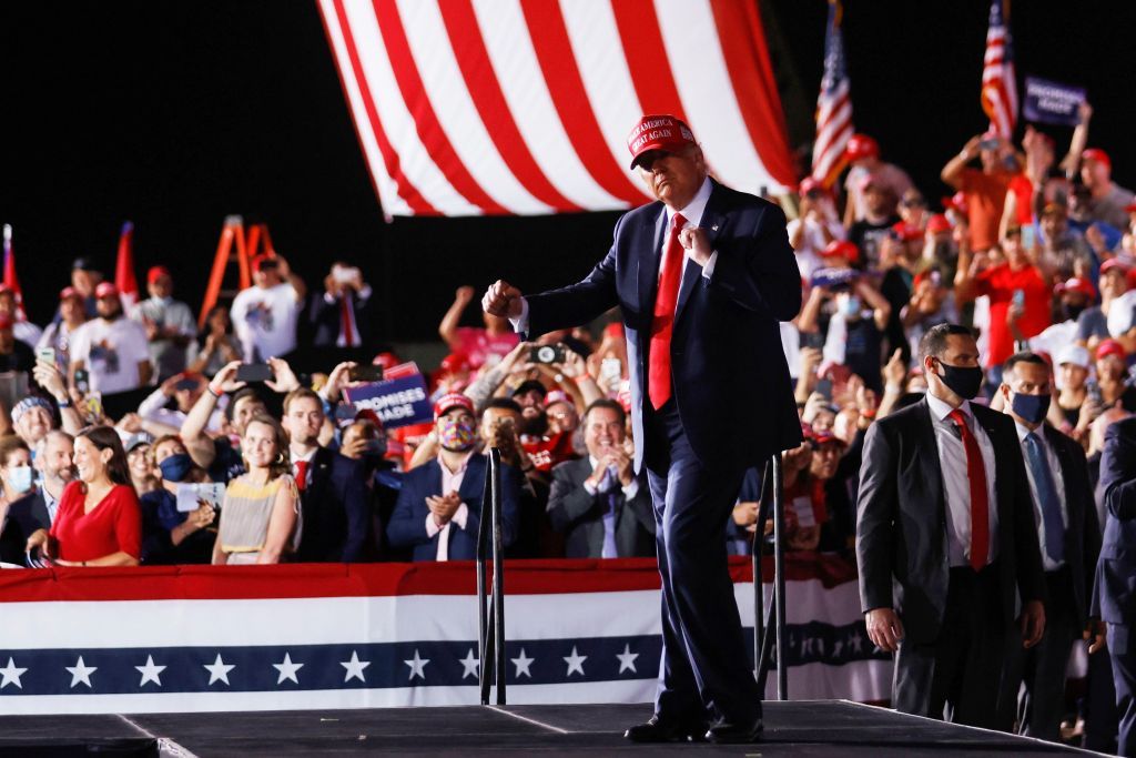 Αμερικανικές εκλογές :  «Μια δεύτερη θητεία Τραμπ ίσως καταστρέψει τη δημοκρατία στις ΗΠΑ»