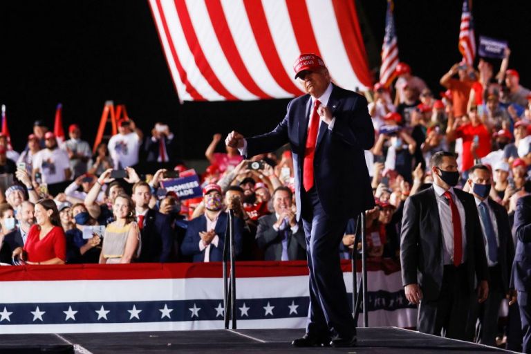 Αμερικανικές εκλογές :  «Μια δεύτερη θητεία Τραμπ ίσως καταστρέψει τη δημοκρατία στις ΗΠΑ»