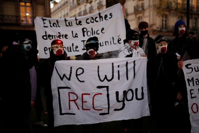 Κομισιόν προς Γαλλία: Οι δημοσιογράφοι θα πρέπει να μπορούν να ασκούν το επάγγελμά τους ελεύθερα