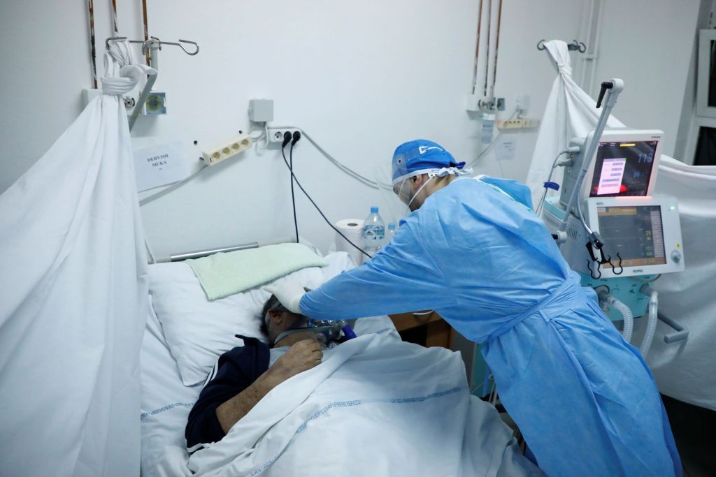 Κορονοϊός: Οι γιατροί και τα νοσοκομεία χωρών των Βαλκανίων στα πρόθυρα της κατάρρευσης