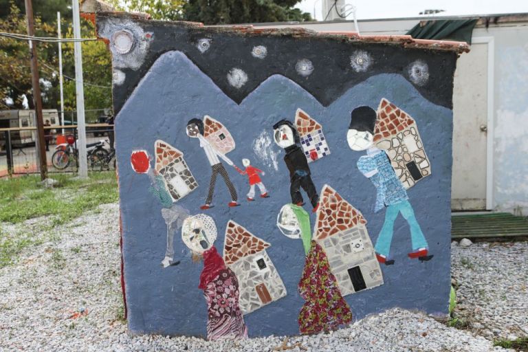 Τηλεκπαίδευση : Οι ηλεκτρονικές τάξεις μένουν κενές από προσφυγόπουλα