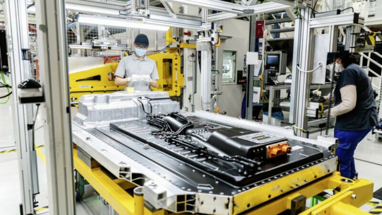 Αυτάρκεια σε μπαταρίες για ηλεκτροκίνητα έως το 2025 προαναγγέλλει η ΕΕ