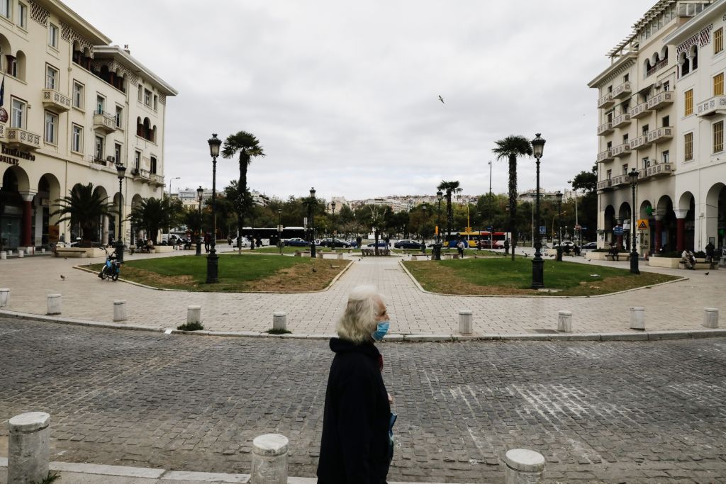 Κοροναϊός : Στο «κόκκινο» η Θεσσαλονίκη - Φόβοι ειδικών για «σκηνές Ιταλίας»