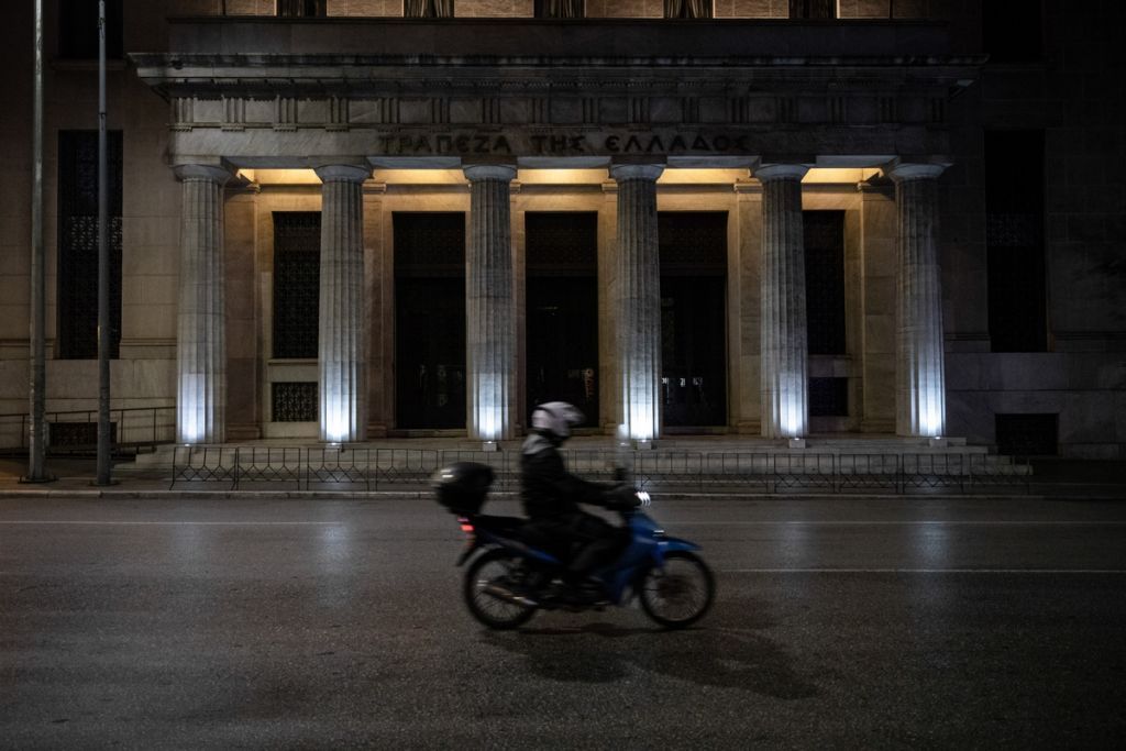 Κορoναϊός : Σε κατάσταση πολιορκίας η χώρα μέχρι τον Μάρτιο – Φόβοι για εκατόμβη νεκρών