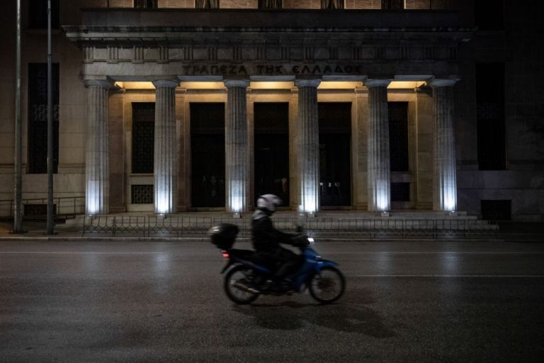 Κορoναϊός : Σε κατάσταση πολιορκίας η χώρα μέχρι τον Μάρτιο – Φόβοι για εκατόμβη νεκρών