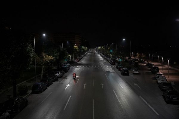 Και πάλι κλεισμένοι μέσα…