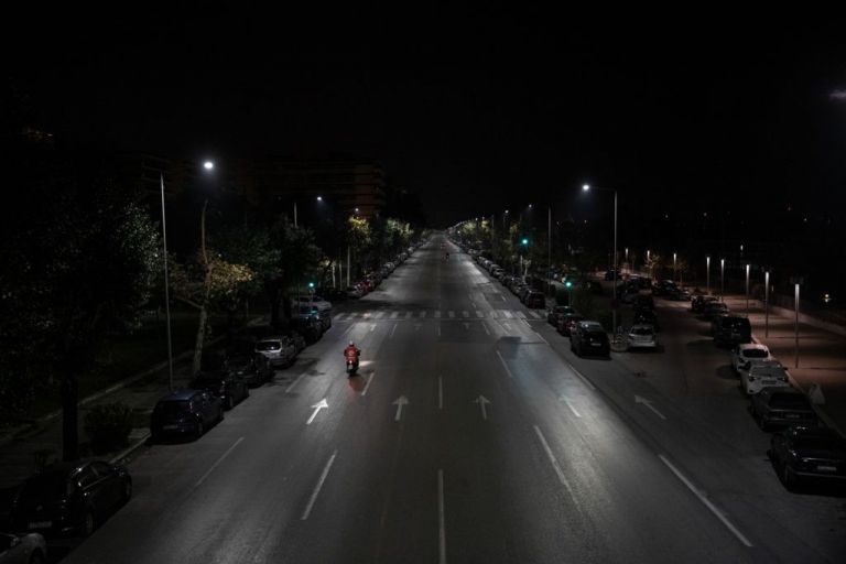 Και πάλι κλεισμένοι μέσα…