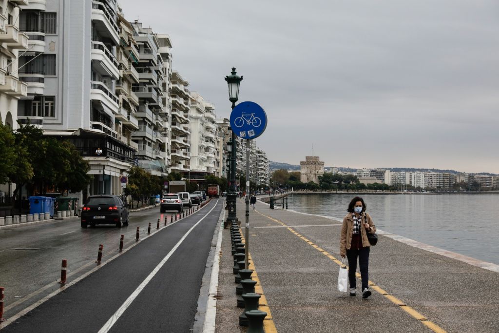 Κοροναϊός - Βασιλακόπουλος : Θα βγάλουμε τον χειμώνα με επαναλαμβανόμενα lockdown