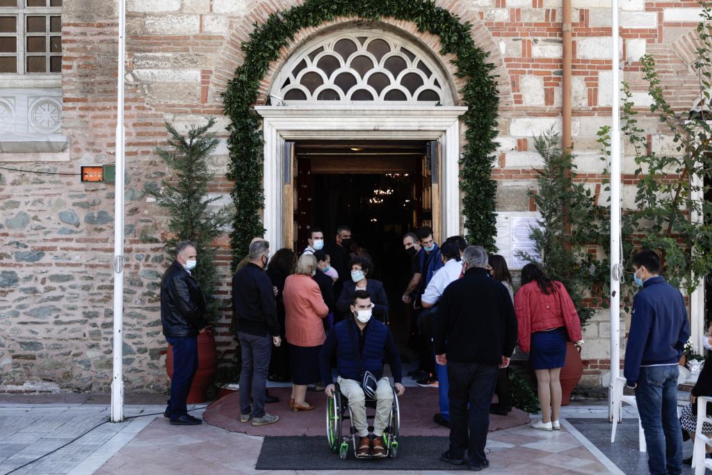 Κοροναϊός : Θετικός Μητροπολίτης που συμμετείχε στη δοξολογία στον Άγιο Δημήτριο