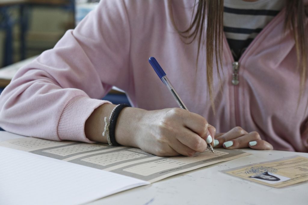 Κεραμέως : Μέσα στον Νοέμβριο οι αιτήσεις για τις Πανελλαδικές εξετάσεις