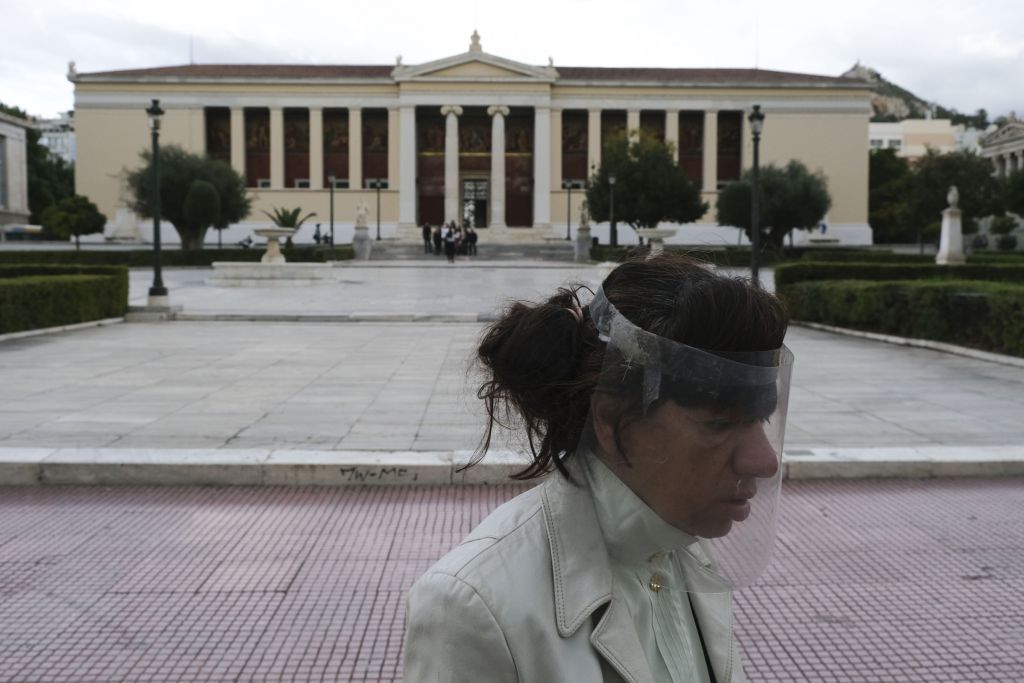 Κοροναϊός : Πρόστιμο σε όσους φορούν μάσκα ασπίδα – Ποιοι εξαιρούνται