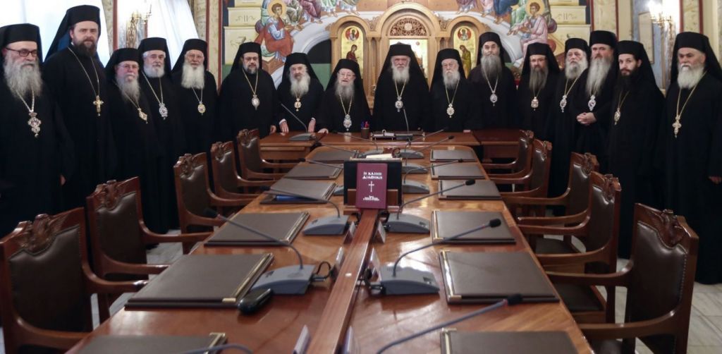 «Βυζάντιο» η Εκκλησία εν μέσω πανδημίας – Συγκρούσεις προοδευτικών με συντηρητικούς ιεράρχες