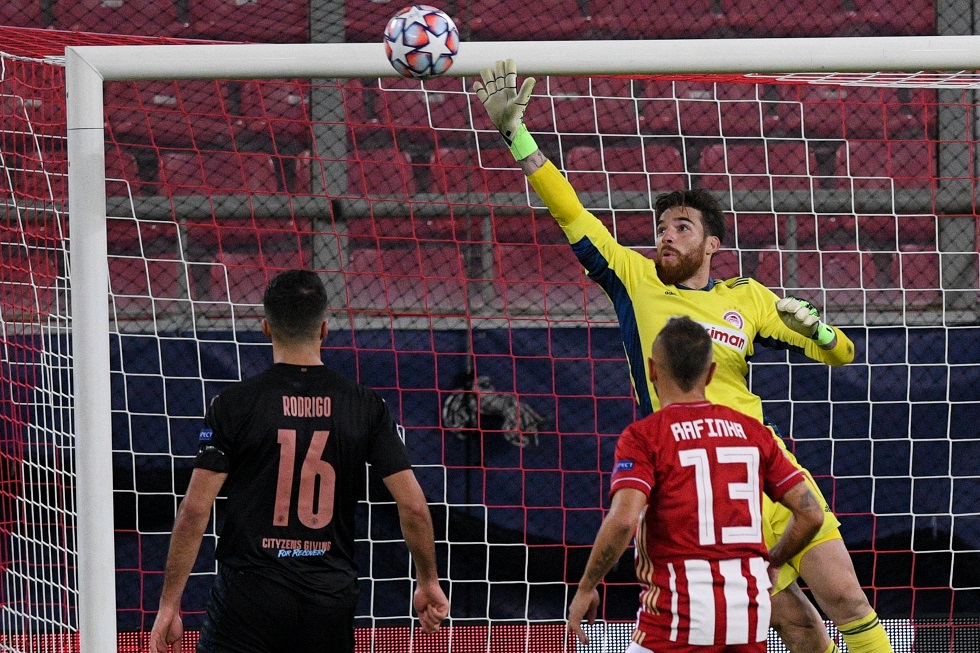 Η εντυπωσιακή απόκρουση του Σα στο φάουλ του Στέρλινγκ