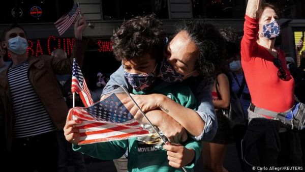 Θρίαμβος Μπάιντεν, σε άλλον πλανήτη ο Τραμπ