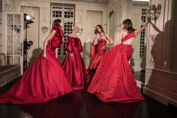 Σίλια Κριθαριώτη : Δημιουργίες της φιγουράρουν στα editorial μόδας και λατρεύουν οι σταρς παγκοσμίως