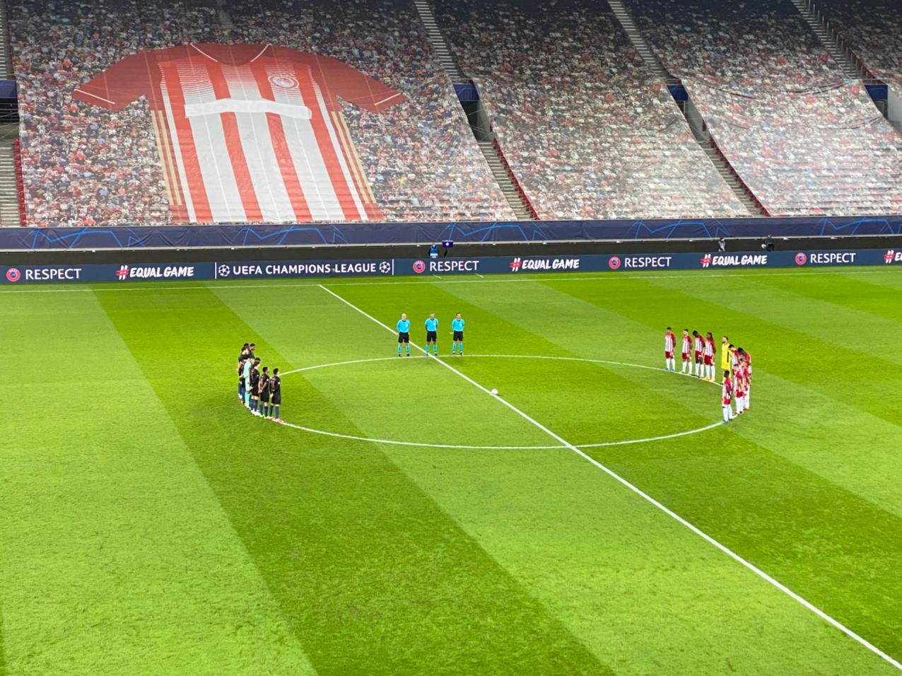 Ολυμπιακός – Μάντσεστερ Σίτι : Ενός λεπτού σιγή για τον Ντιέγκο Μαραντόνα