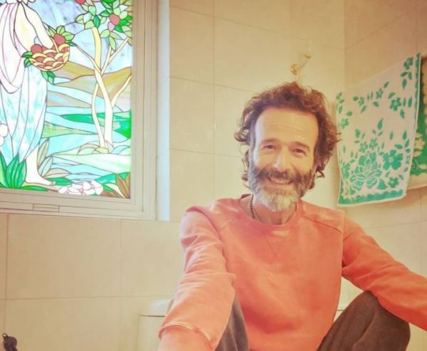 Θανάσης Ευθυμιάδης : Μαθήματα αποτελεσματικού «ξελαφρώματος» στο Instagram