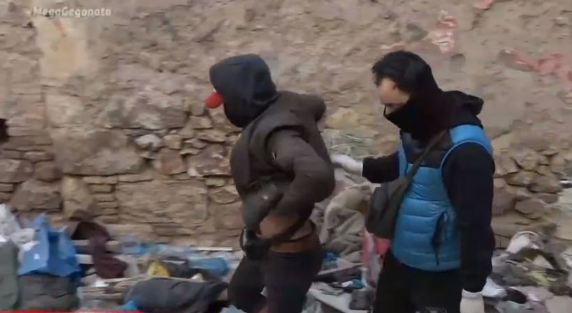 Αποκλειστικό MEGA : Καρέ- καρέ η επιχείρηση εκκένωσης κτιρίου «υγειονομική βόμβα»