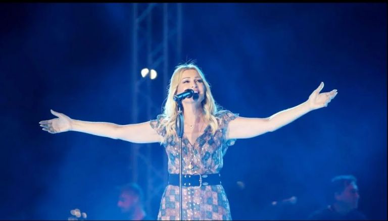 Νατάσα Θεοδωρίδου : Ετοιμάζει MEGΑλο ρεβεγιόν Χριστουγέννων