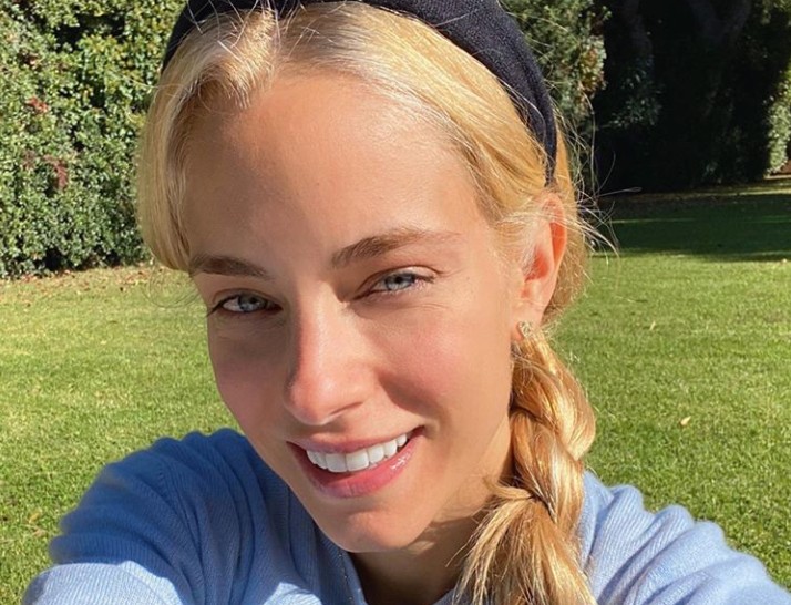 Δούκισσα Νομικού : Μας δείχνει το εντυπωσιακό χριστουγεννιάτικο δέντρο της